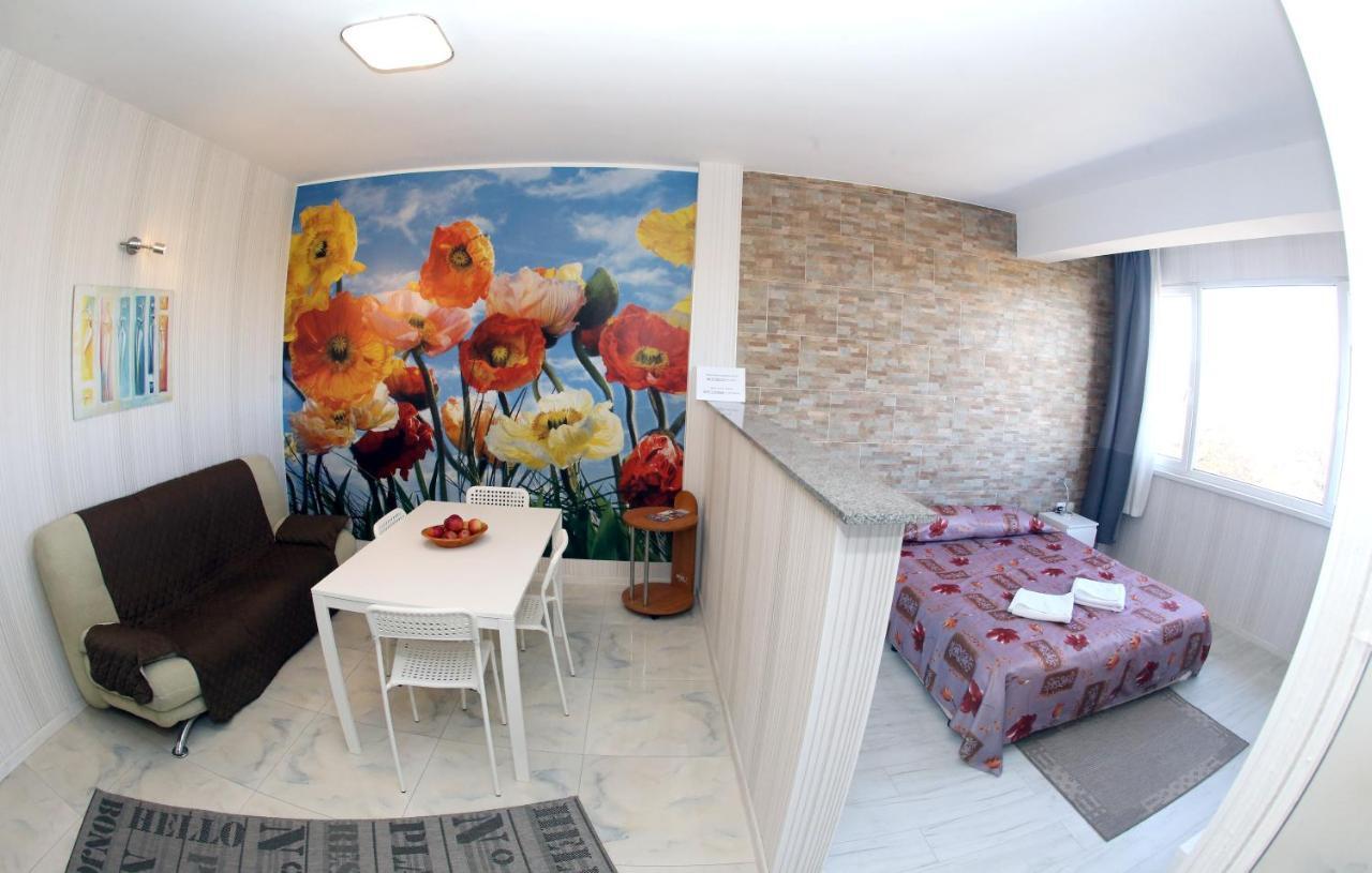 Colored House Apartament *